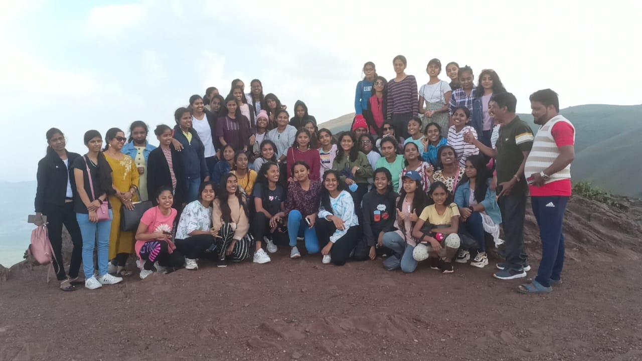 School students enjoying educational tour arranged by SRS Tours and Travels Bangalore