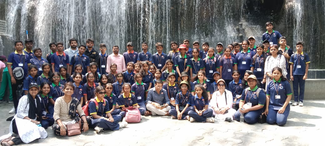 School students enjoying educational tour arranged by SRS Tours and Travels Bangalore