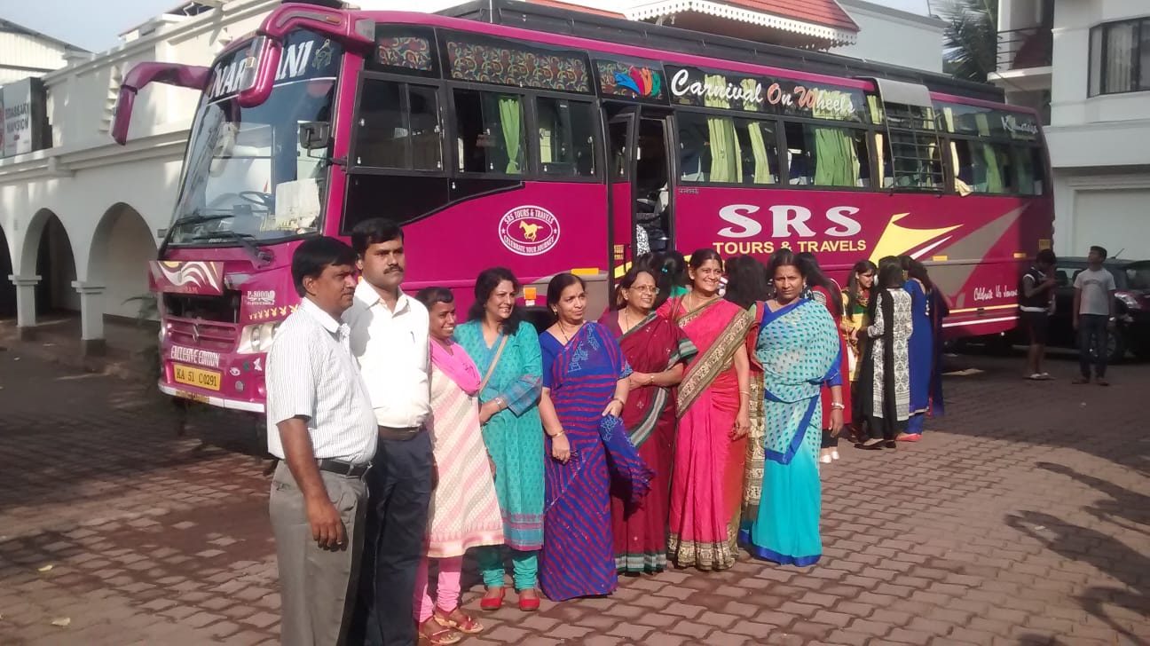School students enjoying educational tour arranged by SRS Tours and Travels Bangalore